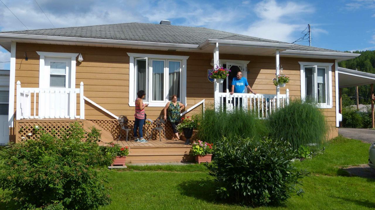 Petit-Saguenay Gite Marie-Claire מראה חיצוני תמונה