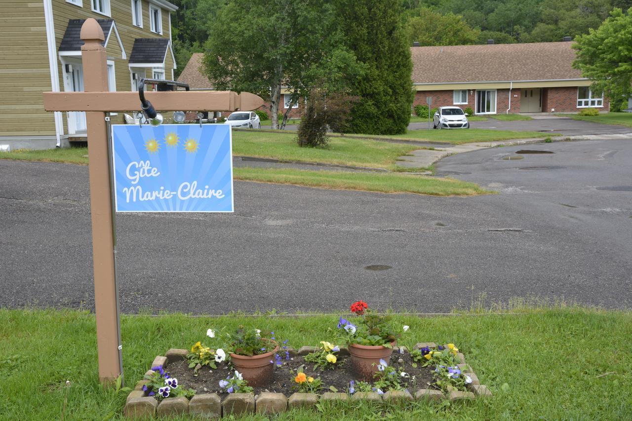 Petit-Saguenay Gite Marie-Claire מראה חיצוני תמונה